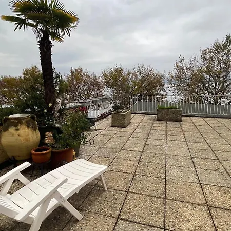 Lakeside-apartment-2 Avec Grande Terrasse Et Vue Panoramique Sur Le